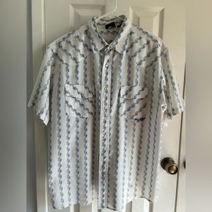 Vintage No Fear men’s L short sleeve button down shirt